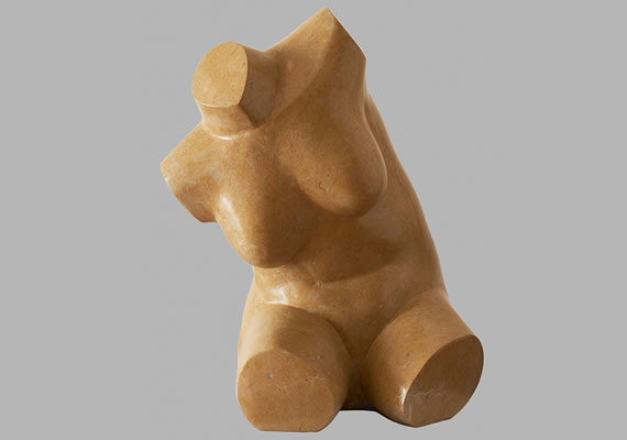 2013. Piedra de Ulldecona. 43x30x59 cm. Seleccionada en el 7º Concurso de Pintura y Escultura de la Fundación de las Artes y los Artistas